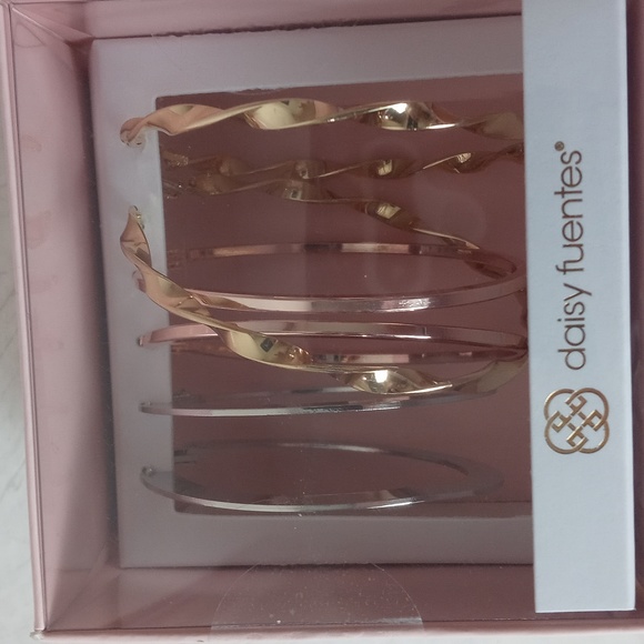 Daisy Fuentes Jewelry Nib Daisy Fuentes Hoop Earrings Set Poshmark